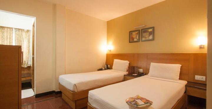 Malles Manotaa Chennai Exterior photo