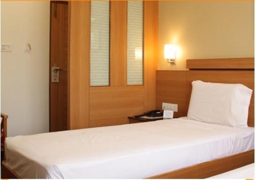 Malles Manotaa Chennai Exterior photo