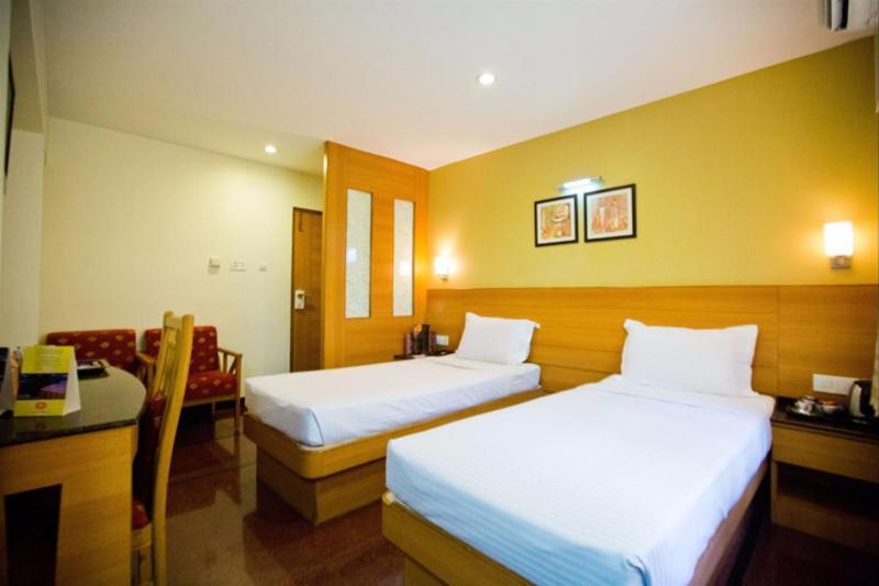 Malles Manotaa Chennai Exterior photo